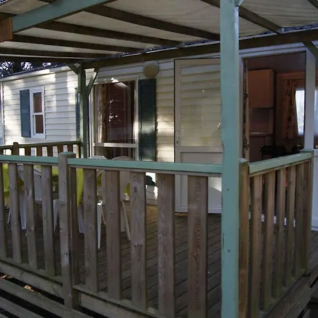 Mobil-home Avec Terrasse Pour 4 Pers. - Api-1-52-1600 Camping *