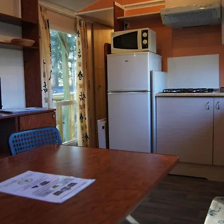 Mobil-home Avec Terrasse Pour 4 Pers. - Api-1-52-1600 Camping Sournia