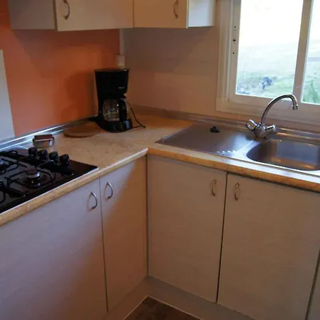 Camping Mobil-home Avec Terrasse Pour 4 Pers. - Api-1-52-1600 *