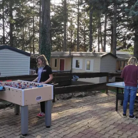 Mobil-home Avec Terrasse Pour 4 Pers. - Api-1-52-1600 * Sournia